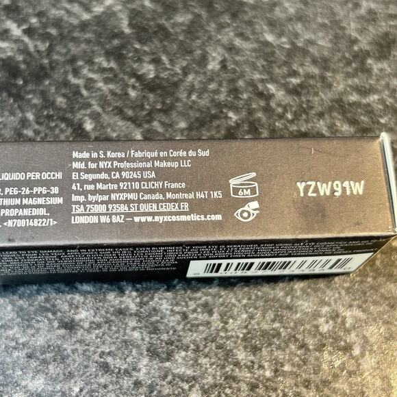 NYX PROFESSIONAL MAKEUP Vivid Matte Liquid Eyeliner Smear-Resistant Black SEALED - Picture 7 of 7